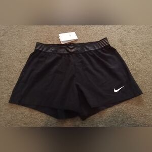 Nike DriFit Woman's Black Shorts Size Medium NWT